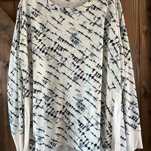 Wonderly Black and White Patterned Blouse